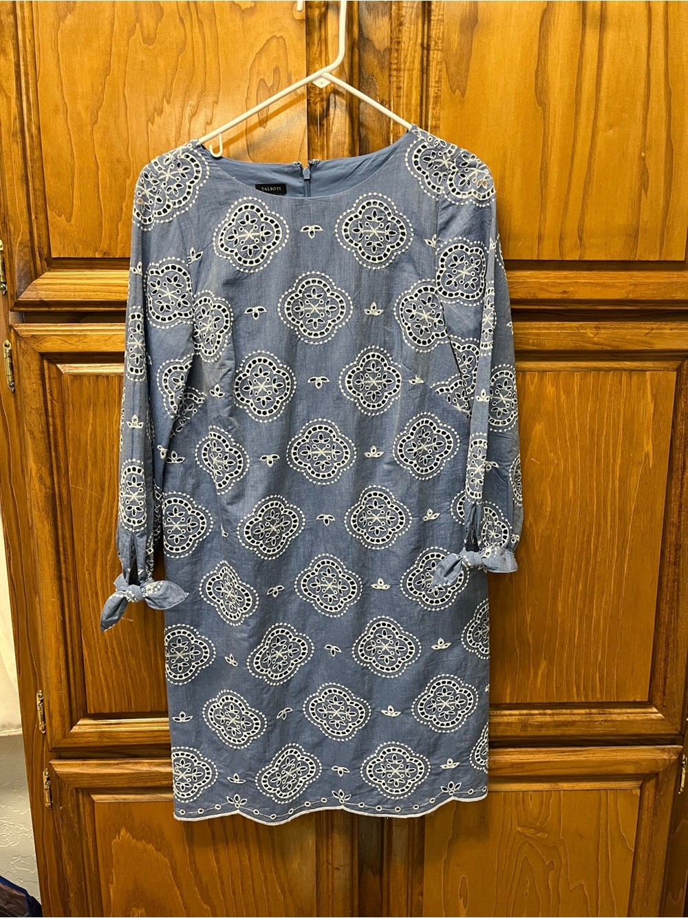 Talbots Blue Embroidered Shift Dress with Tie Cuffs Size 6